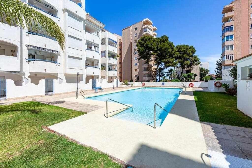 797 Holiday Rentals- Hermoso Apartamento Para 4 En Benalmádena Extérieur photo
